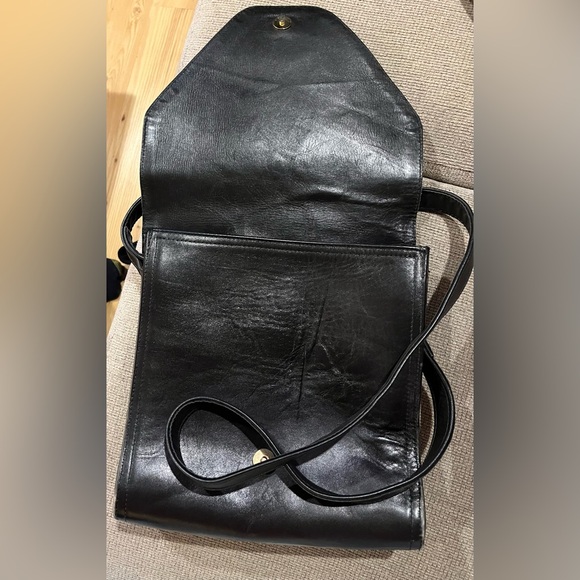 Vintage genuine, leather Crossbody bag. By Chris of New York. - Picture 3 of 6